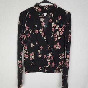 BUCKLE BKE BOUTIQUE Floral Surplice Long Sleeve Blouse M